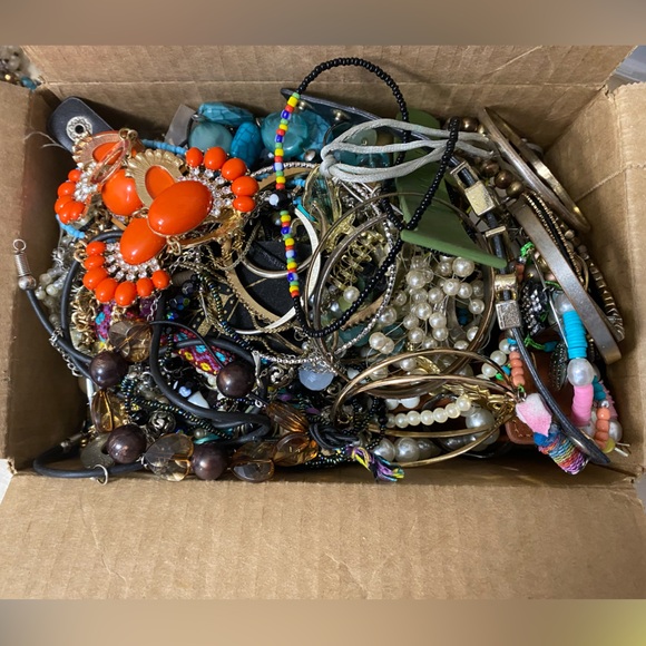 Jewelry - Jewelry craft lot 4 pounds (READ DESCRIPTION)